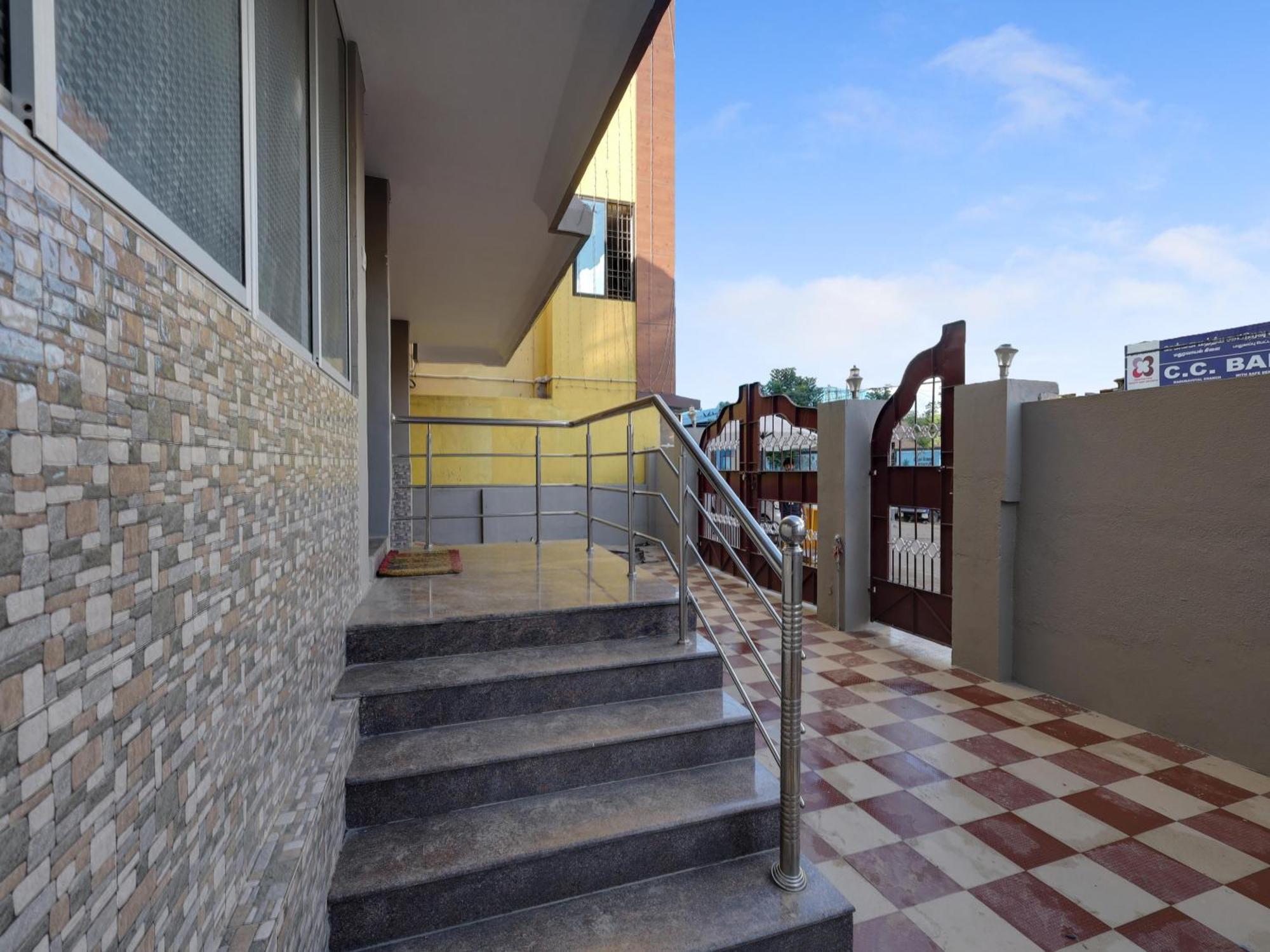 Super Hotel O Vsv Guest House Maduravoyal Madrás Exterior foto